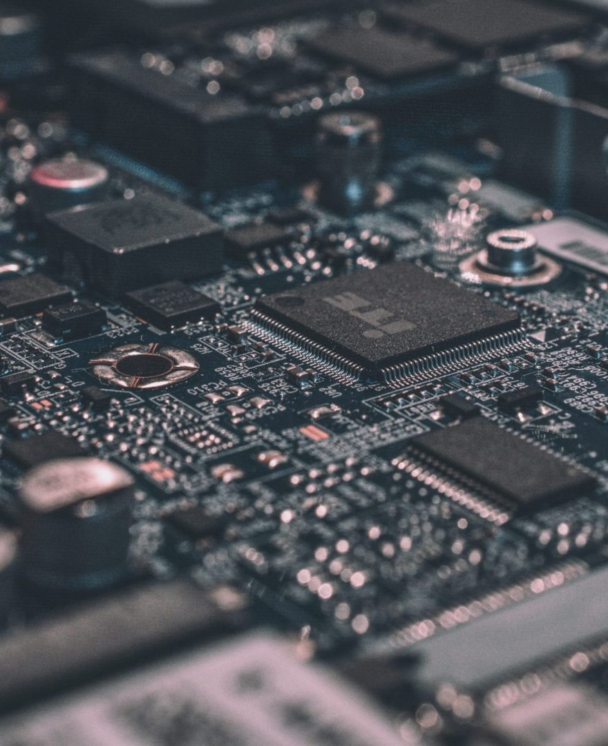 photo-1518770660439-4636190af475